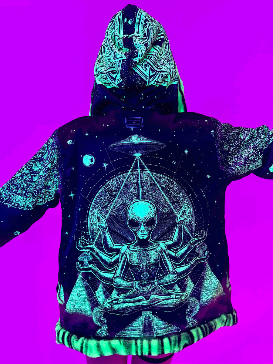 Alien Aura 🛸 Reversible Faux Fur Jacket