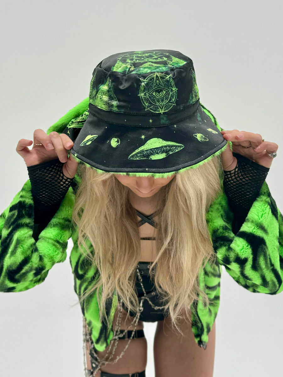 Alien Aura 🛸 Reversible Bucket Hat