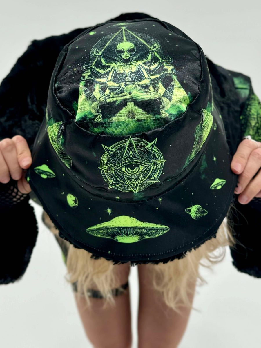 Alien Aura 🛸 Reversible Bucket Hat